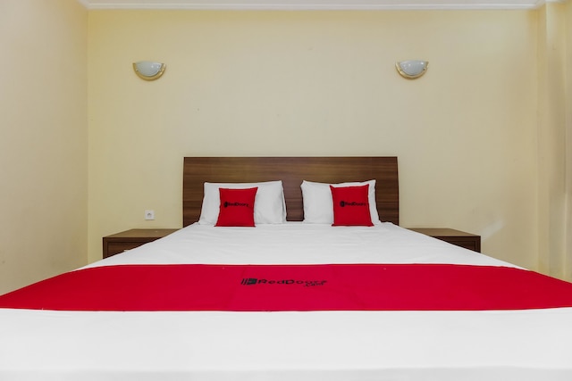 レッドドアーズ ニア タマン サマレンダー