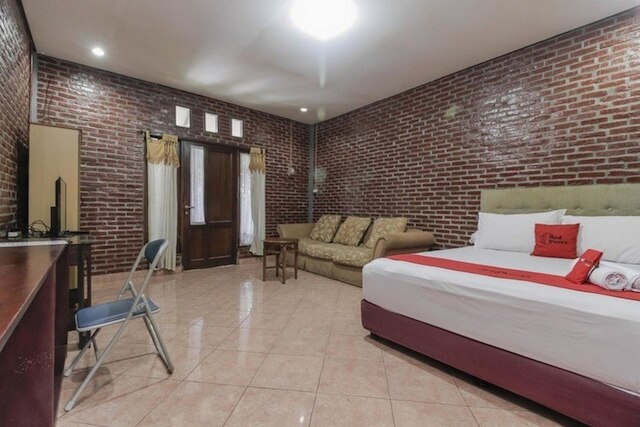 レッドドアーズ プラス アット アンペラ ラヤ