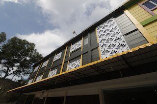 レッドドアーズ アット バロイ バタム