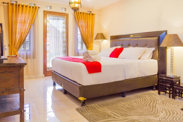 レッドドアーズ ニア ガシブ バンドン