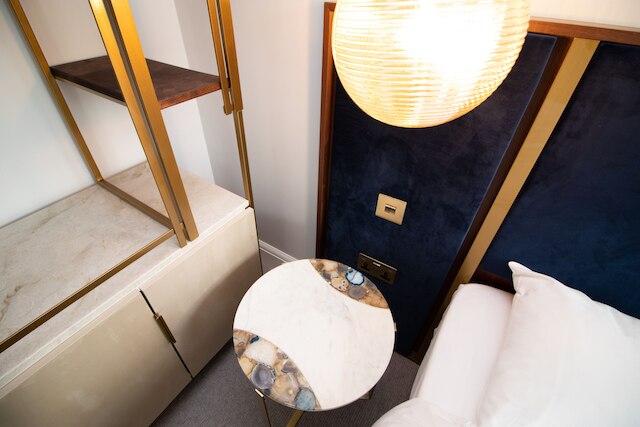 スリー ファルコンズ ホテル