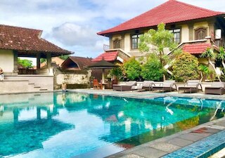 モンキー フォレスト バンガロー