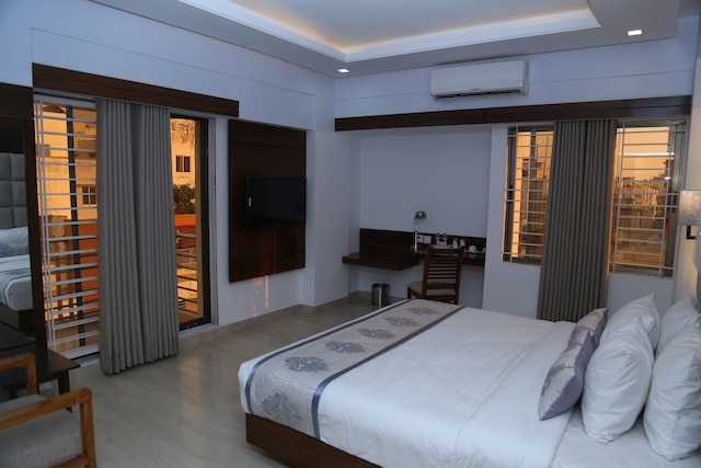 ホワイト パレス ホテル