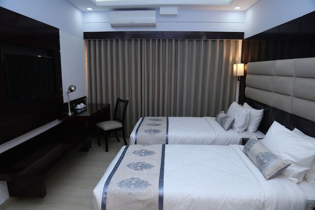 ホワイト パレス ホテル