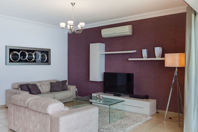 高級住宅地にある海に面した高級アパート、プールあり