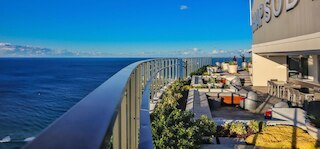 セレイン レジデンシズ オン サーファーズ プライベート アパートメンツ