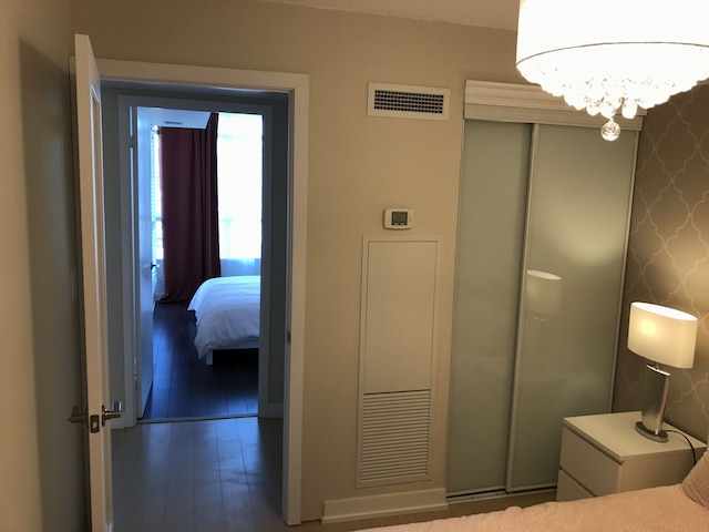 ラグジュアリー 2 ベッドルーム スイーツ イン ザ ハート オブ ダウンタウン トロント