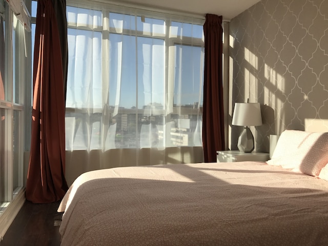 ラグジュアリー 2 ベッドルーム スイーツ イン ザ ハート オブ ダウンタウン トロント