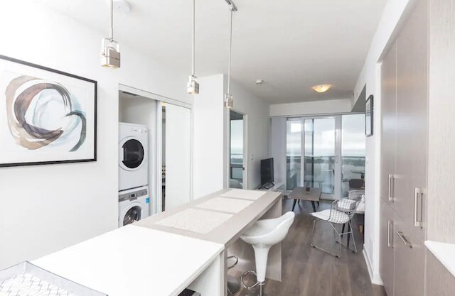 アップルウッド スイーツ - トロント ピーター ストリート