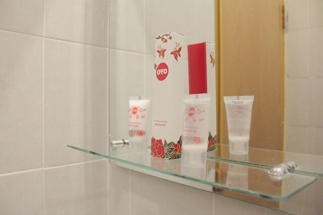 ホテル O ルマ アユブ シャリア