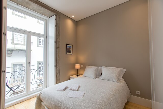 ポルト アンド クレリゴス ビューズ バイ ポルト シティ ホスツ