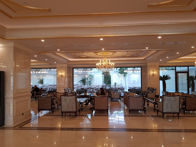 オットマンズ ライフ ホテル デラックス