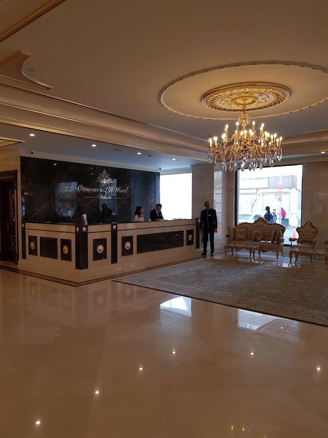 オットマンズ ライフ ホテル デラックス