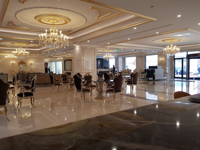 オットマンズ ライフ ホテル デラックス