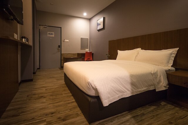 3-プラス ホテル