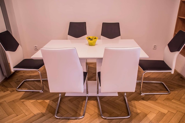 エクスクルーシブ リバーサイド アパートメント イン ハート オブ プラハ