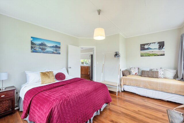 サニー グレイ リン ホリデー ホーム