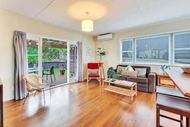 サニー グレイ リン ホリデー ホーム