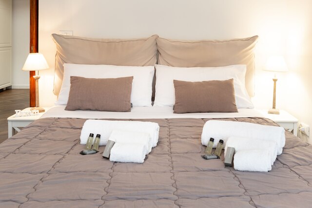 クアトロ カンティ チャーミング フラット