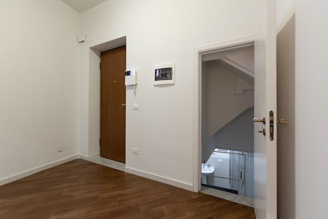 クアトロ カンティ チャーミング フラット