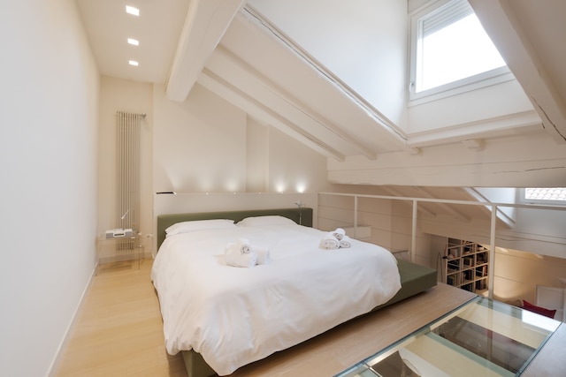 イン ザ シャドウ オブ ザ トゥー タワーズ