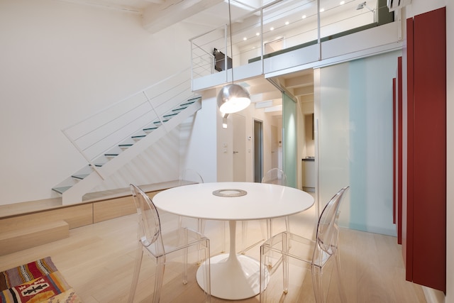 イン ザ シャドウ オブ ザ トゥー タワーズ