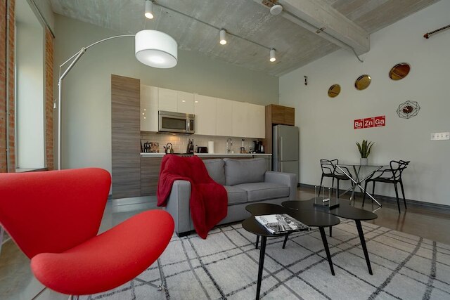 ゴージャス 1 ベッドルーム イン ヒストリック ビルディング ダウンタウン