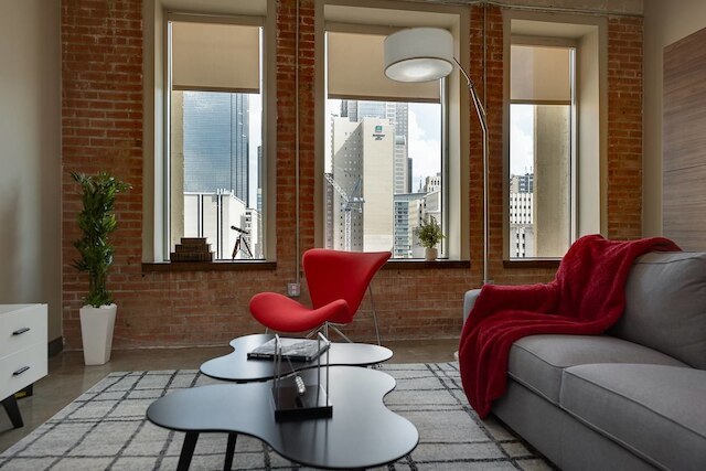 ゴージャス 1 ベッドルーム イン ヒストリック ビルディング ダウンタウン