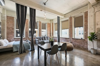 ビューティフル 3 ベッド ユニット イン パーフェクト ダウンタウン ロケーション