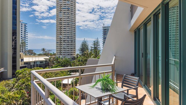 ホリデー ホリデー クラウン タワーズ