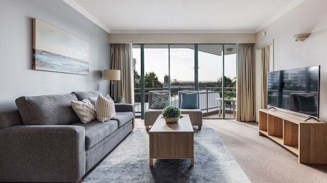 ホリデー ホリデー クラウン タワーズ