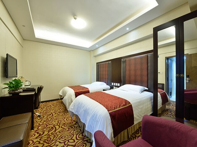 ゴールデン オアシス ホテル (金泰绿洲大酒店)