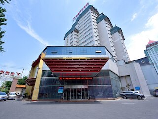 ゴールデン オアシス ホテル (金泰绿洲大酒店)