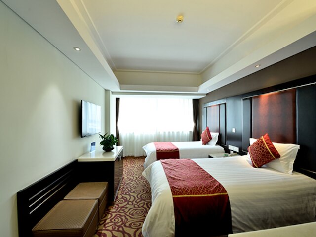 ゴールデン オアシス ホテル (金泰绿洲大酒店)