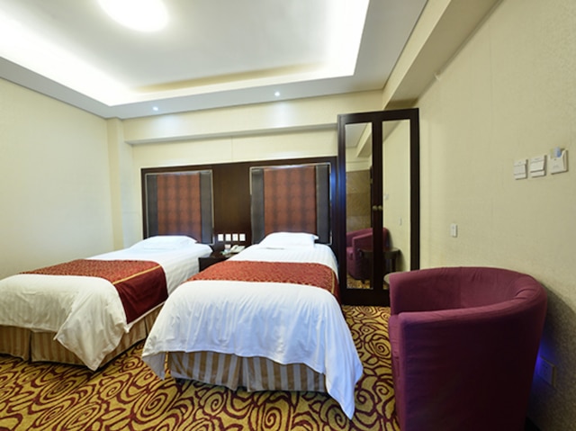 ゴールデン オアシス ホテル (金泰绿洲大酒店)