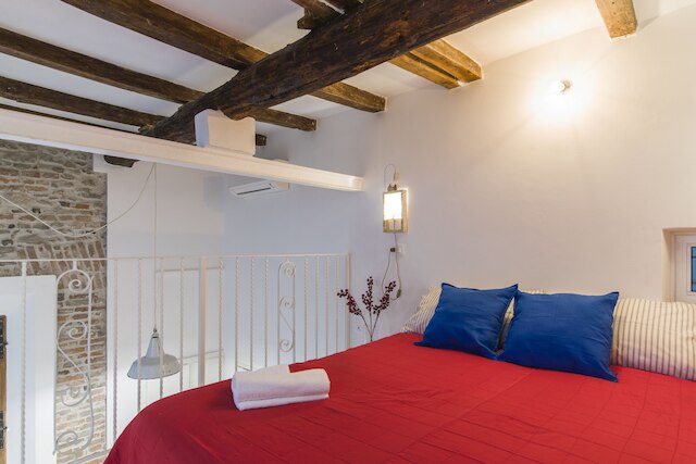 ユニバーシティ ロフト アパートメント