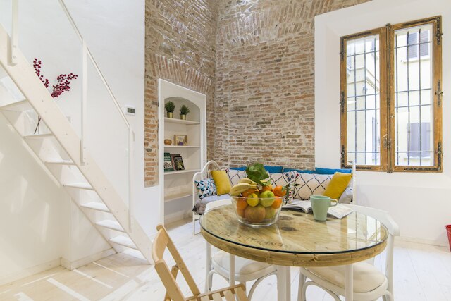 ユニバーシティ ロフト アパートメント