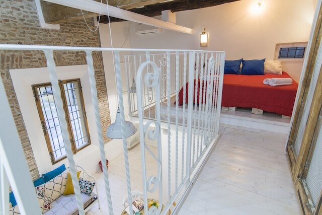 ユニバーシティ ロフト アパートメント