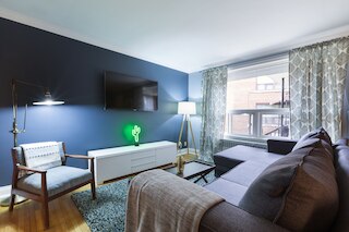 スぺーシャス アパートメント イン フォレスト ヒル (無料駐車場)