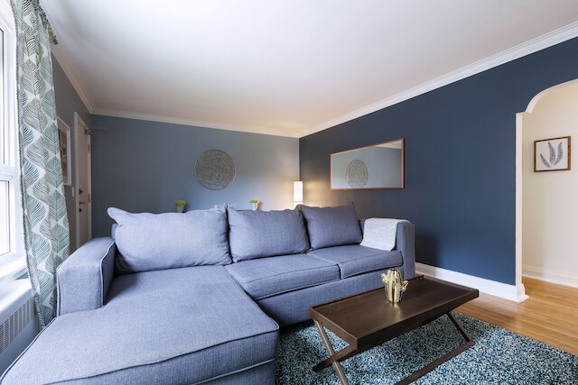 スぺーシャス アパートメント イン フォレスト ヒル (無料駐車場)