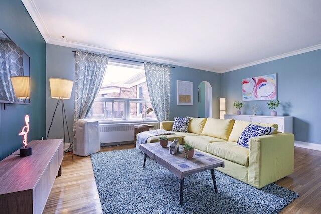 ブライト ハイダウェイ イン フォレスト ヒル ウィズ パーキング