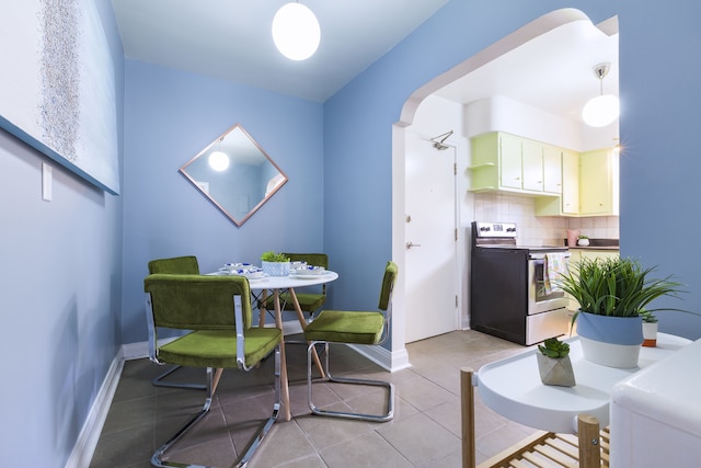 ブライト ハイダウェイ イン フォレスト ヒル ウィズ パーキング