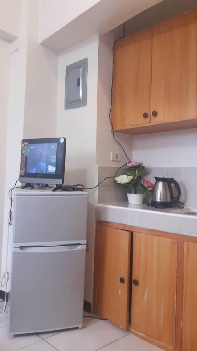 エコヌミ ルームズ アット ベンロシ プラザ