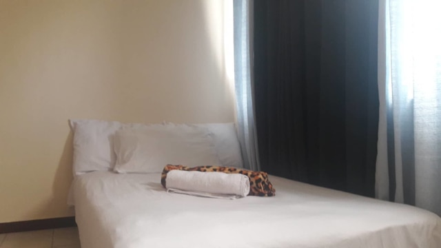 エコヌミ ルームズ アット ベンロシ プラザ