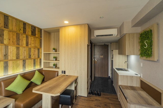 スーパー ホテル ティラワ