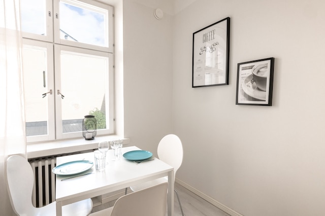 2ンドホームズ ビューティフル & モダン1 ベッBルーム ホーム ウィズ セントラル ロケーション