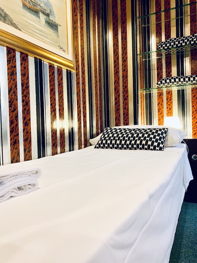 ローリナ アパートメント スパニッシュ ステップス