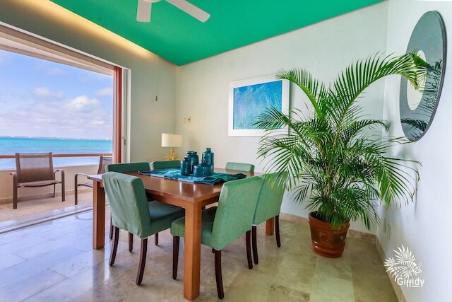 プエルタ アル マール - ペントハウス 504