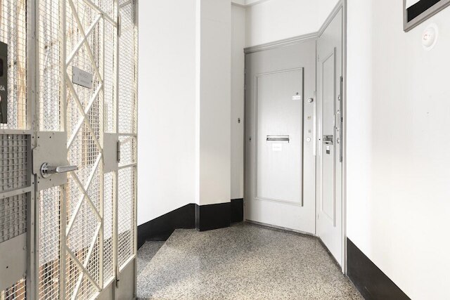 2ンドホームズ ブライト トップ フロア スタジオ イン フレドリキンカトゥ