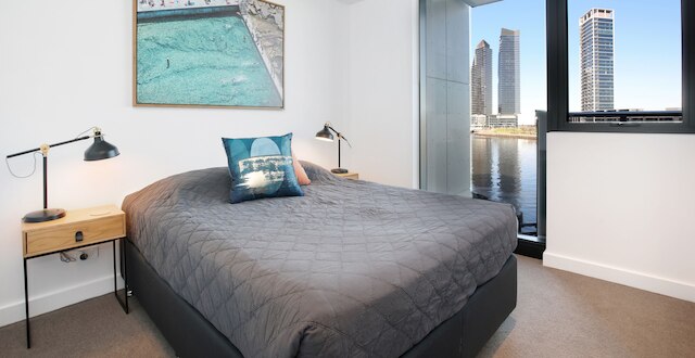 オレンジ ステイ アット コリンズ ワーフ